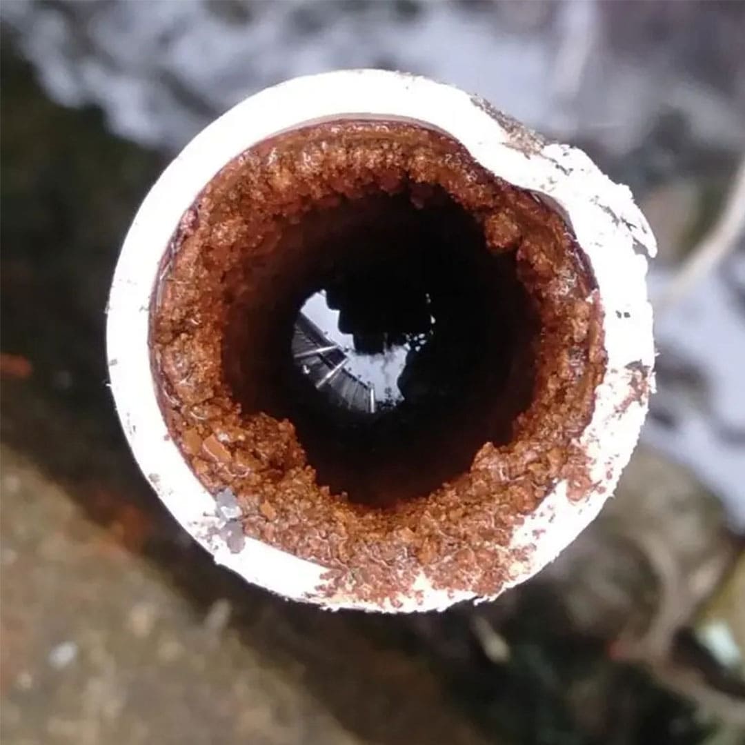 pipa-saluran-air-mampet-tanah